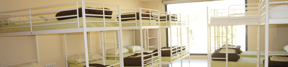 Dormitorio para escolares del albergue