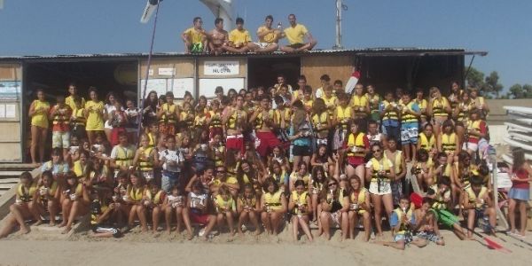 Grupo escolar en la base náutica de Oliva Surf